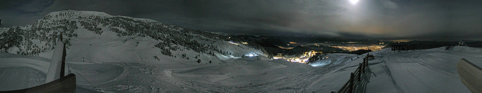 Webcam Chamrousse 1870 - Sommet Casserousse Webcam Chamrousse 1870 - Sommet Casserousse