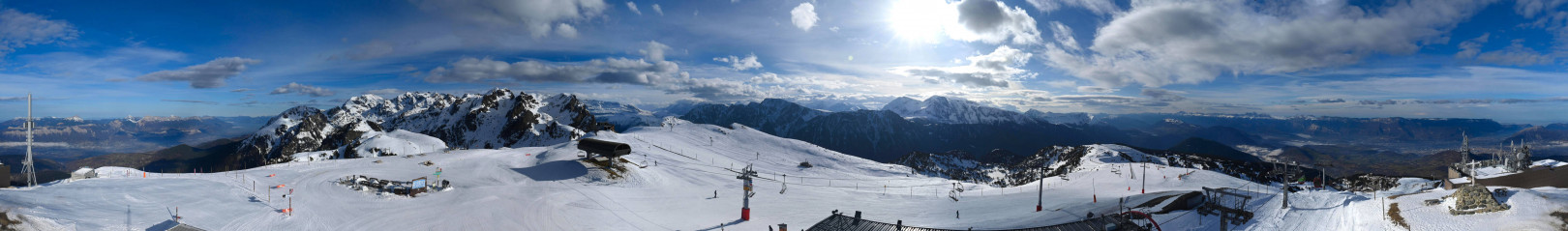 Webcam Chamrousse 2250 - La Croix de Chamrousse Webcam Chamrousse 2250 - La Croix de Chamrousse