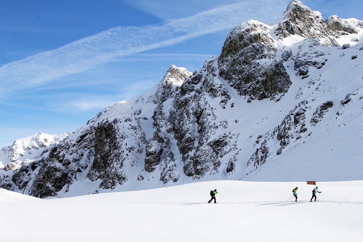 Chamrousse lacs robert sous la neige station hiver ski montagne isère alpes france