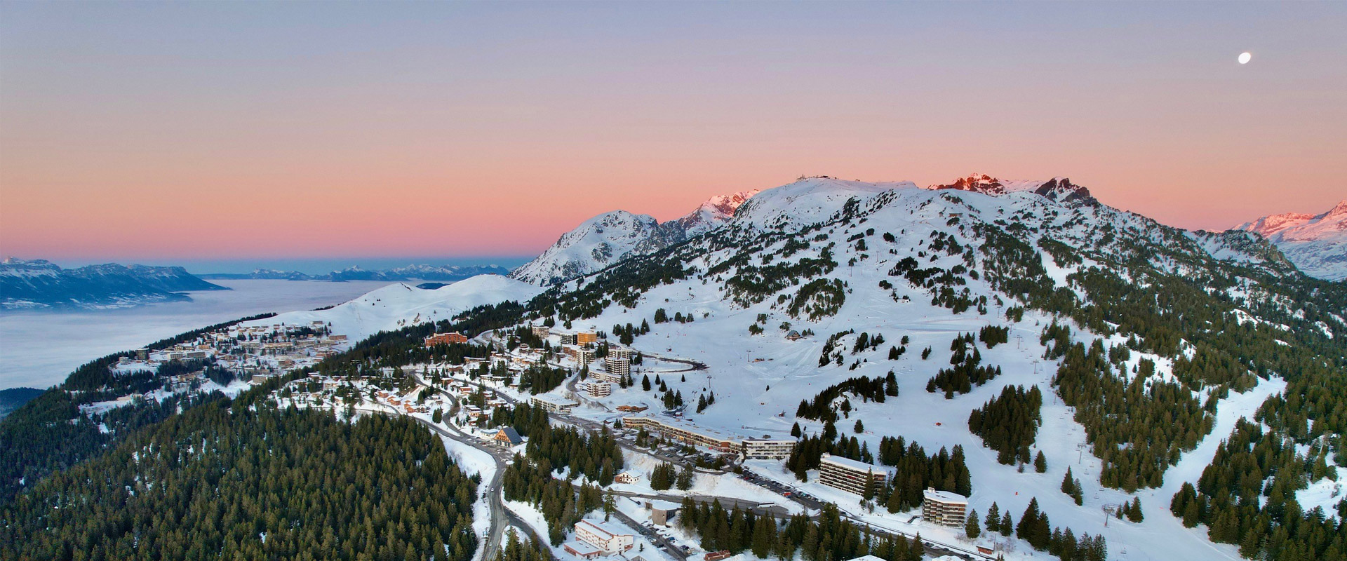Location appartement chalet Chamrousse - © Drouotpictures Chamrousse location appartement chalet hiver station ski montagne grenoble isère alpes france - © Drouotpictures