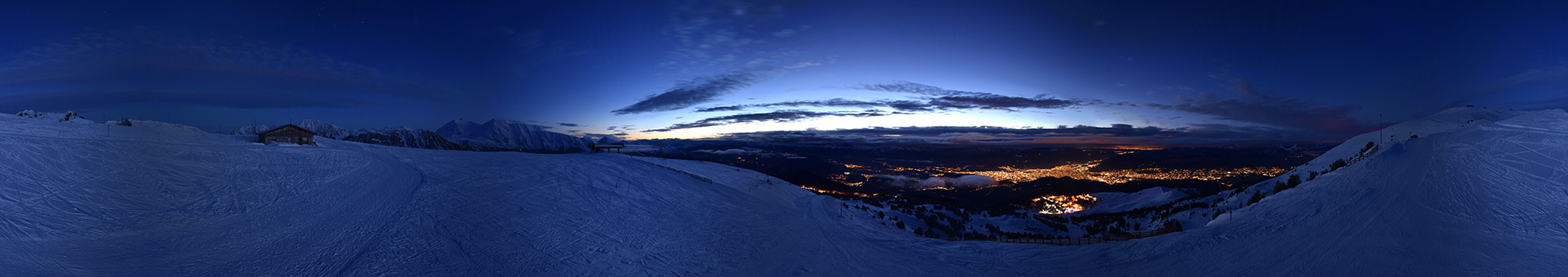 Chamrousse webcam coucher soleil ville illuminée 2021 station ski montagne grenoble isère alpes france - © Skaping