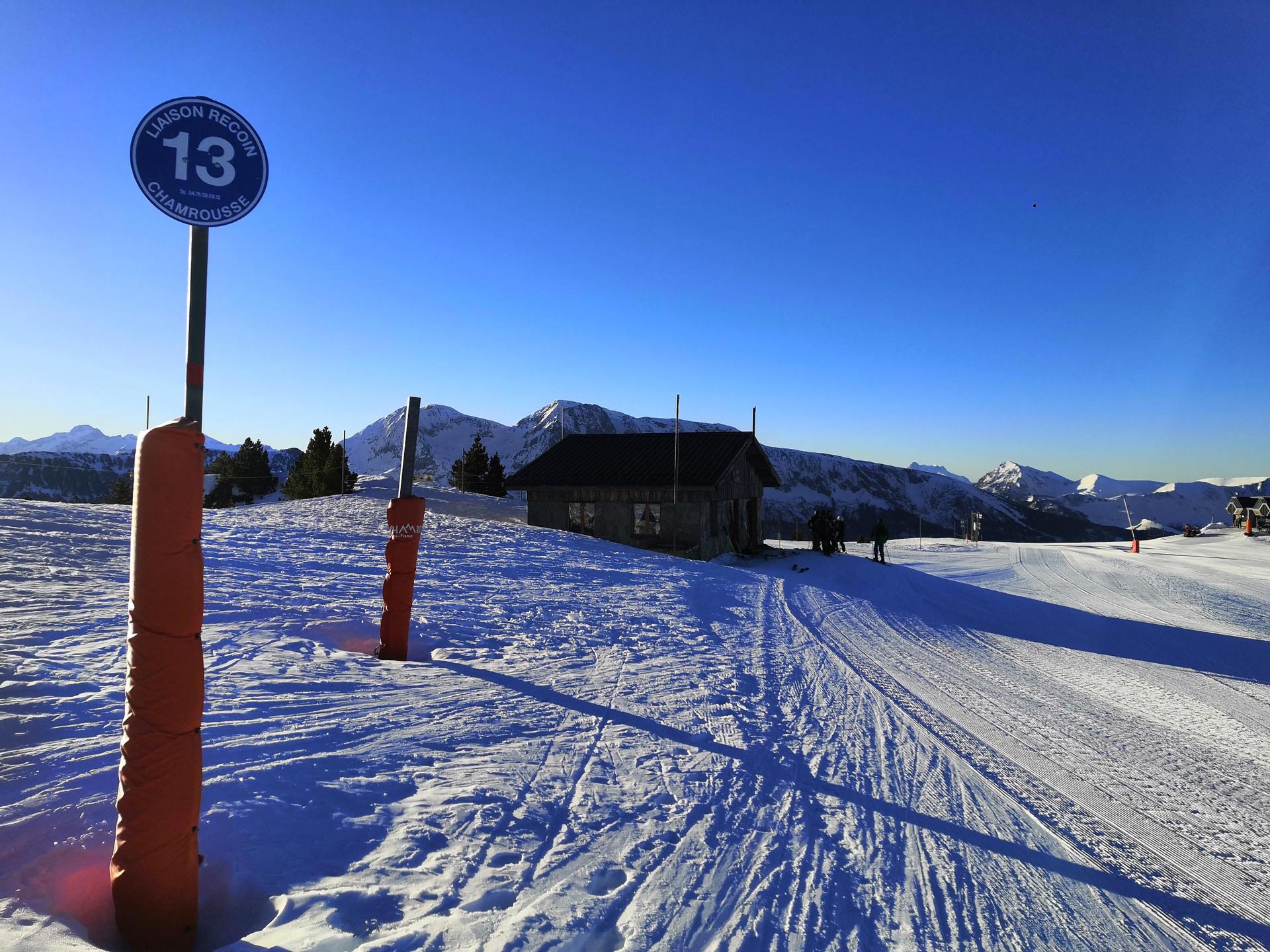 Chamrousse first tracks experience ski slope opening Crêtes ski patrol rescue station job discovery winter resort grenoble isere french alps france - © EM - OT Chamrousse