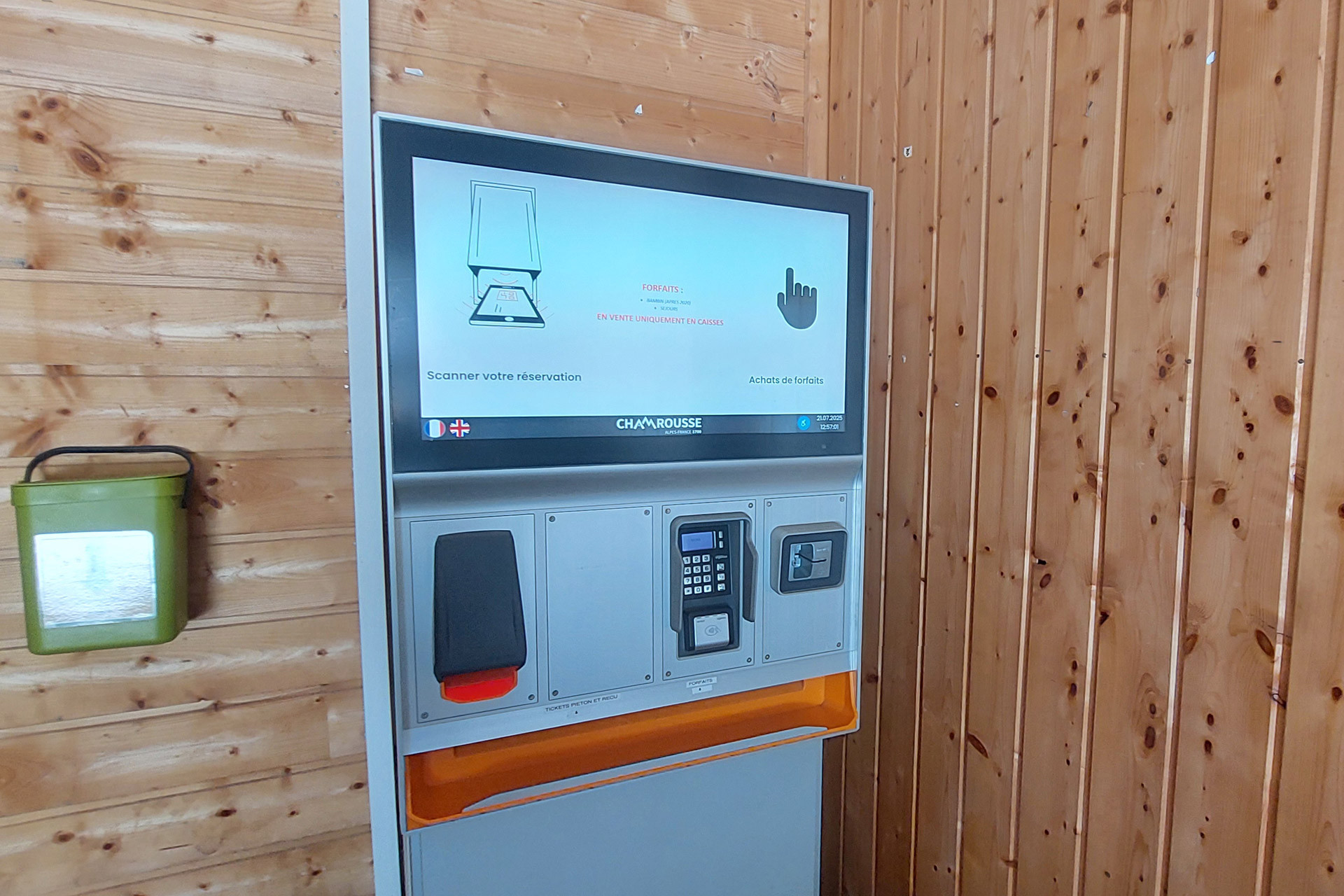 Distributeur automatique forfait Chamrousse