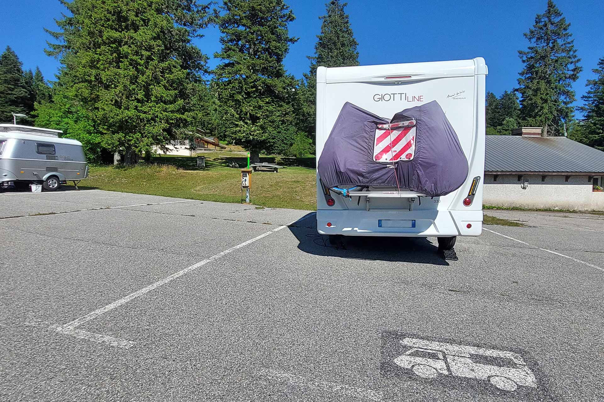 Aire d'accueil de Camping-cars 1750 Chamrousse - © EM - OT Chamrousse Aire d'accueil de Camping-cars 1750 Chamrousse