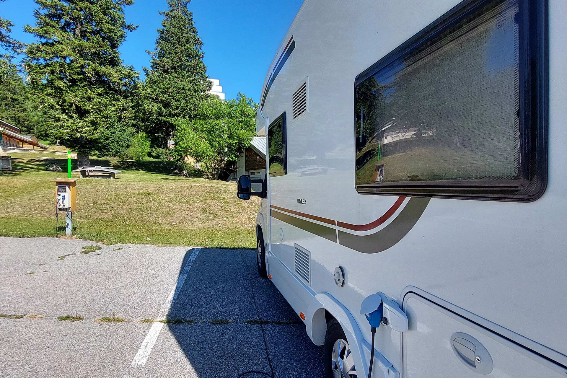 Aire d'accueil de Camping-cars 1750 Chamrousse - © EM - OT Chamrousse Aire d'accueil de Camping-cars 1750 Chamrousse