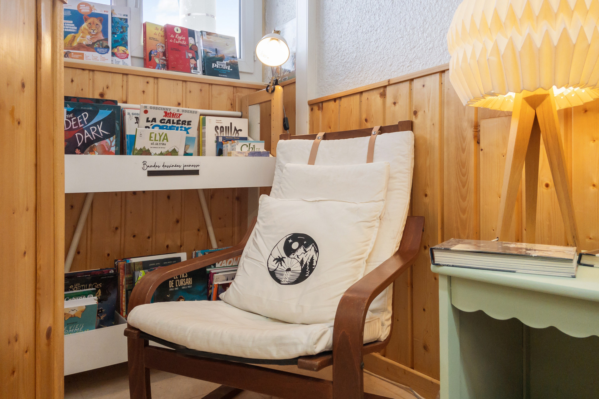 Bibliothèque / Ludothèque municipale Chamrousse - © Théo Mallais Bibliothèque / Ludothèque municipale Chamrousse