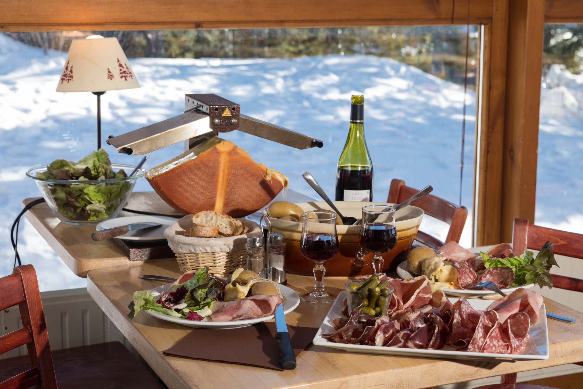 Innenansicht Restaurant Residenz Les villages du Bachat Chamrousse - © Redlodge Innenansicht Restaurant Residenz Les villages du Bachat Chamrousse