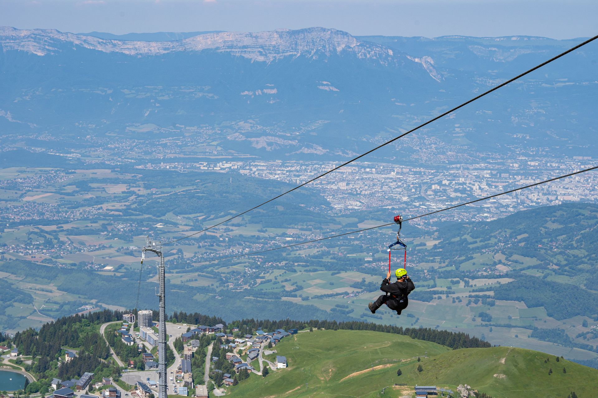 Riesenseilrutsche Chamrousse Adrenaline Park Soloabfahrt Sommer