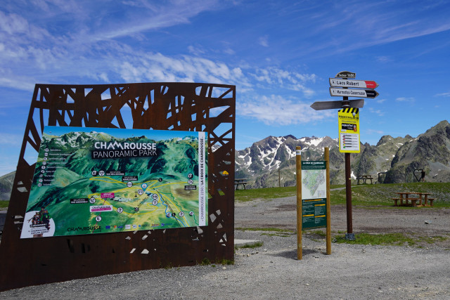 Summer resort summit walking map - © SD - OT Chamrousse Summer resort summit walking map
