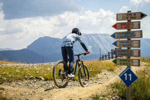 Domaine VTT - Chamrousse Bike Park Chamrousse - © YV - OT Chamrousse Domaine VTT - Chamrousse Bike Park Chamrousse