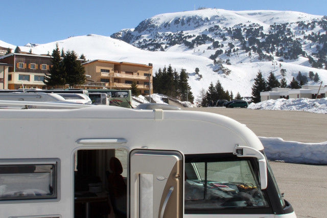 Aire de Camping-car 1650 Chamrousse - © @mariongutirrez Aire de Camping-car 1650 Chamrousse