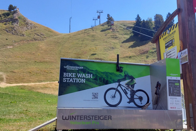Station de lavage VTT été Bike Park Chamrousse - © EM - OT Chamrousse Station de lavage VTT été Bike Park Chamrousse