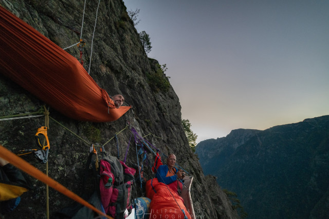 Nuit en portaledge Chamrousse - © Philippe Halot Nuit en portaledge Chamrousse