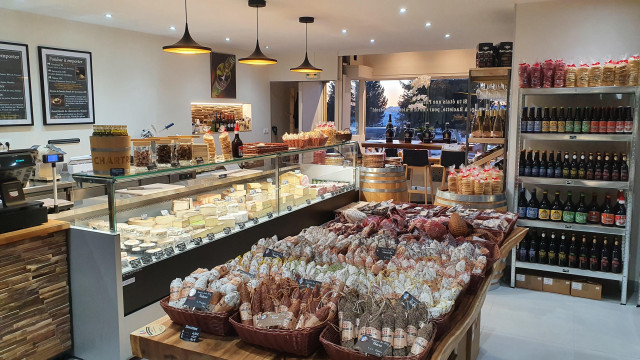 Chamrousse cheese shop - © Brice Dunand Chamrousse cheese shop