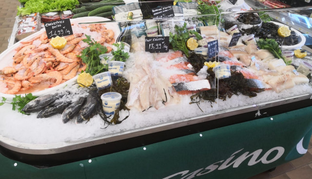 Petit Casino 1750 convenience store - © Melanie Sede Petit Casino 1750 convenience store