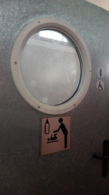 Baby-changing facilities - © Office de tourisme Chamrousse Baby-changing facilities