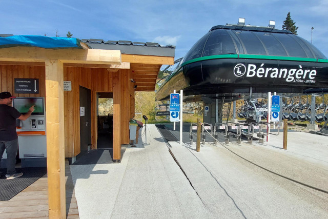 Bérangère chairlift Chamrousse summer