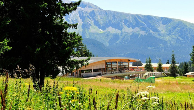 Bachat restaurant in summer