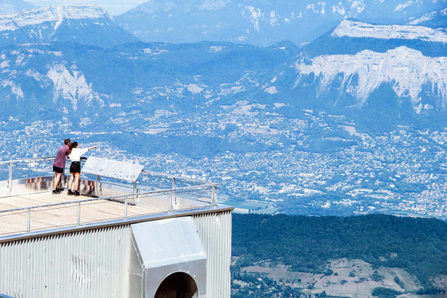 Croix Chamrousse Grésivaudan rooftop viewpoint