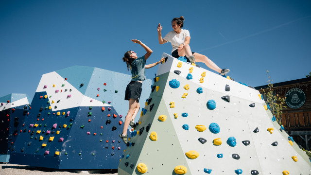 Alpine climbing village_Chamrousse
