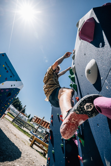 Alpine climbing village_Chamrousse