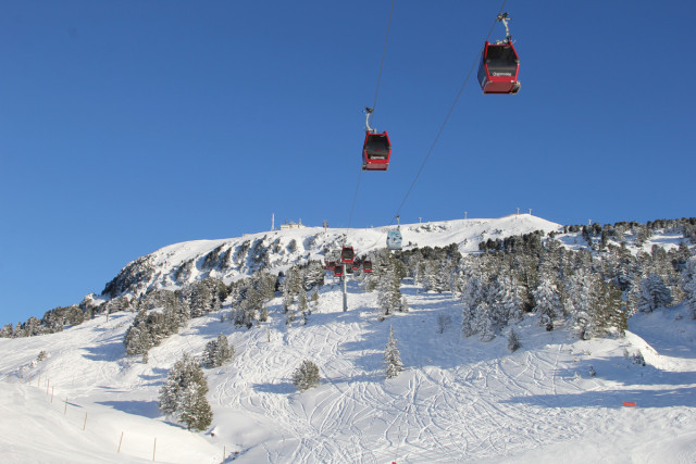 Télécabine de la Croix hiver - © MD - OT Chamrousse Télécabine de la Croix hiver