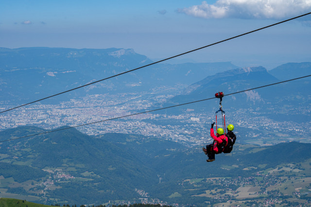 Giant zip line Chamrousse Adrenaline Park duo descent