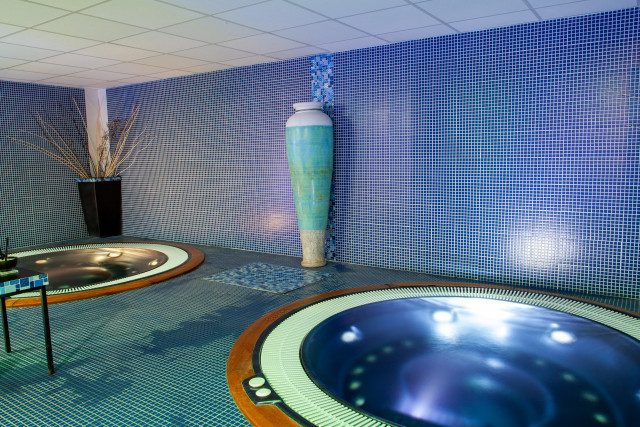 Bain bouillonnant spa Chamrousse - © Spa les Bains de Chamrousse Bain bouillonnant spa Chamrousse