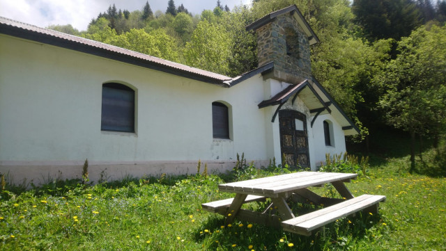 Chamrousse Recoin small chapel in summer