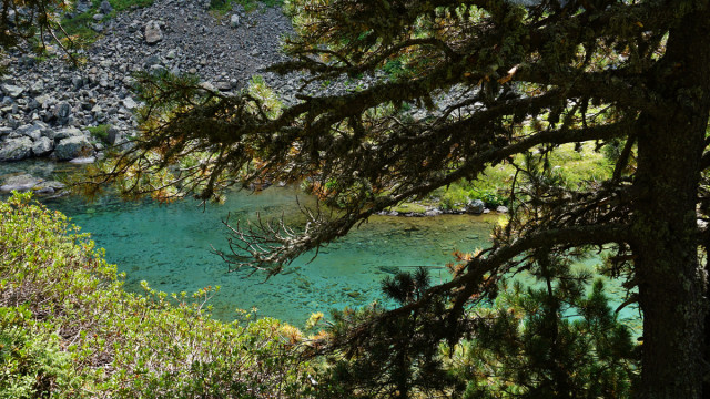 Leama lake in GR738 Belledonne hike Chamrousse