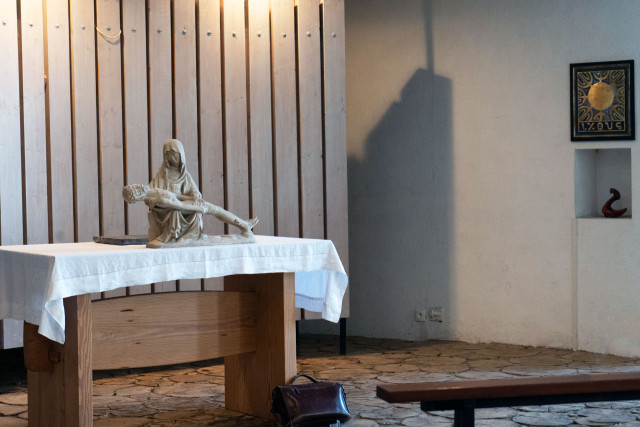 Visite patrimoine expérience Artitude chapelle basse fresque mur église saint esprit Chamrousse