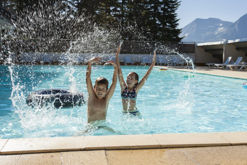 Piscine résidence Les villages du Bachat - avec piscine et restaurant_Chamrousse