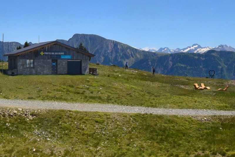 Panneau coeur spot photo et transats Chamrousse