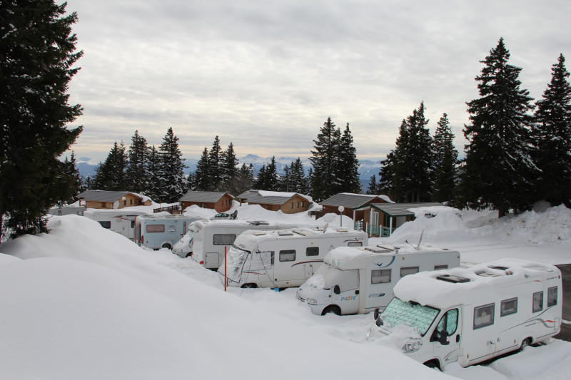 Aire de camping-car 1750 hiver Chamrousse