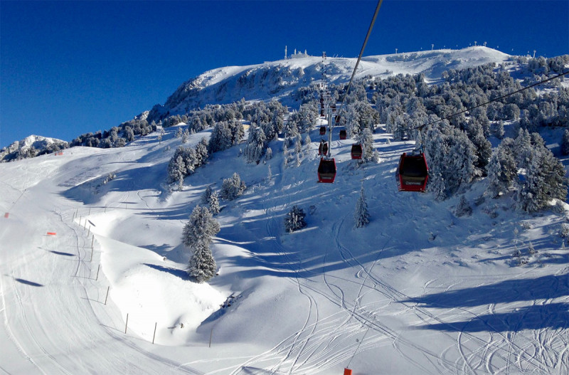 Télécabine de la Croix de Chamrousse en hiver