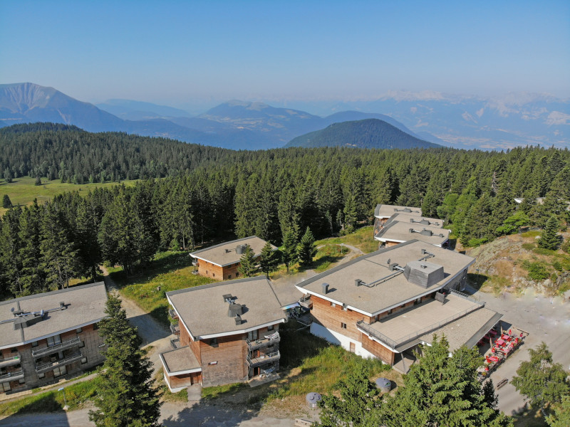Résidence Les villages du Bachat vue du ciel - with swimming pool and restaurant Chamrousse