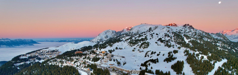 Vue drone village 1750 Roche Béranger montagne hiver Chamrousse