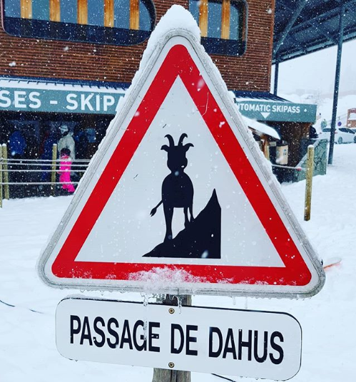 Chamrousse photo insolite dahu neige hiver station montagne ski grenoble isère alpes france - © J-F Balmain sur Instagram