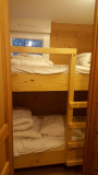 Intérieur chambre 2 lits superposées Les Gentianes RDC Chamrousse