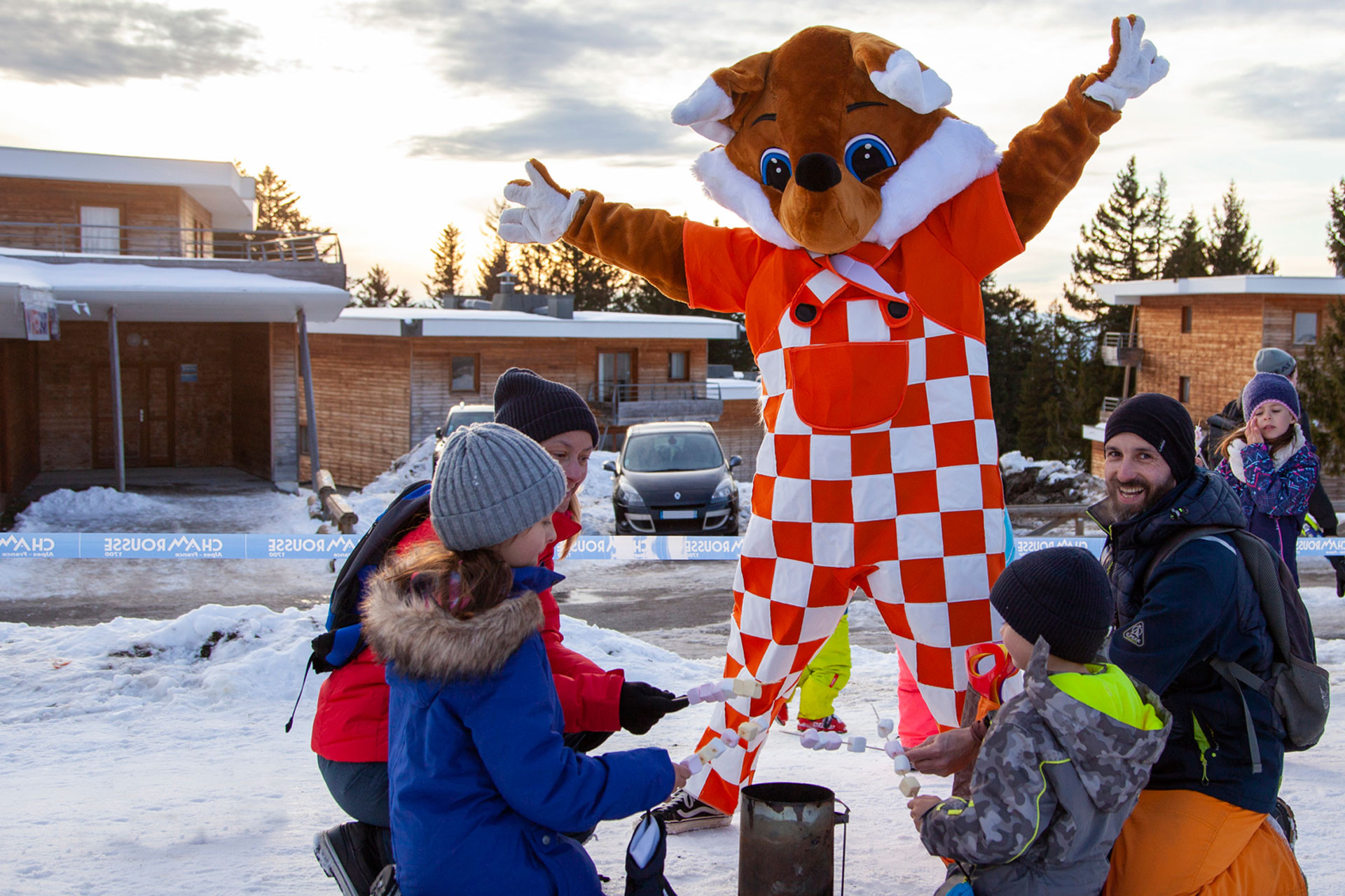Family entertainment mascot Téo chamallow Chamrousse - © Ann David Family entertainment mascot Téo chamallow Chamrousse