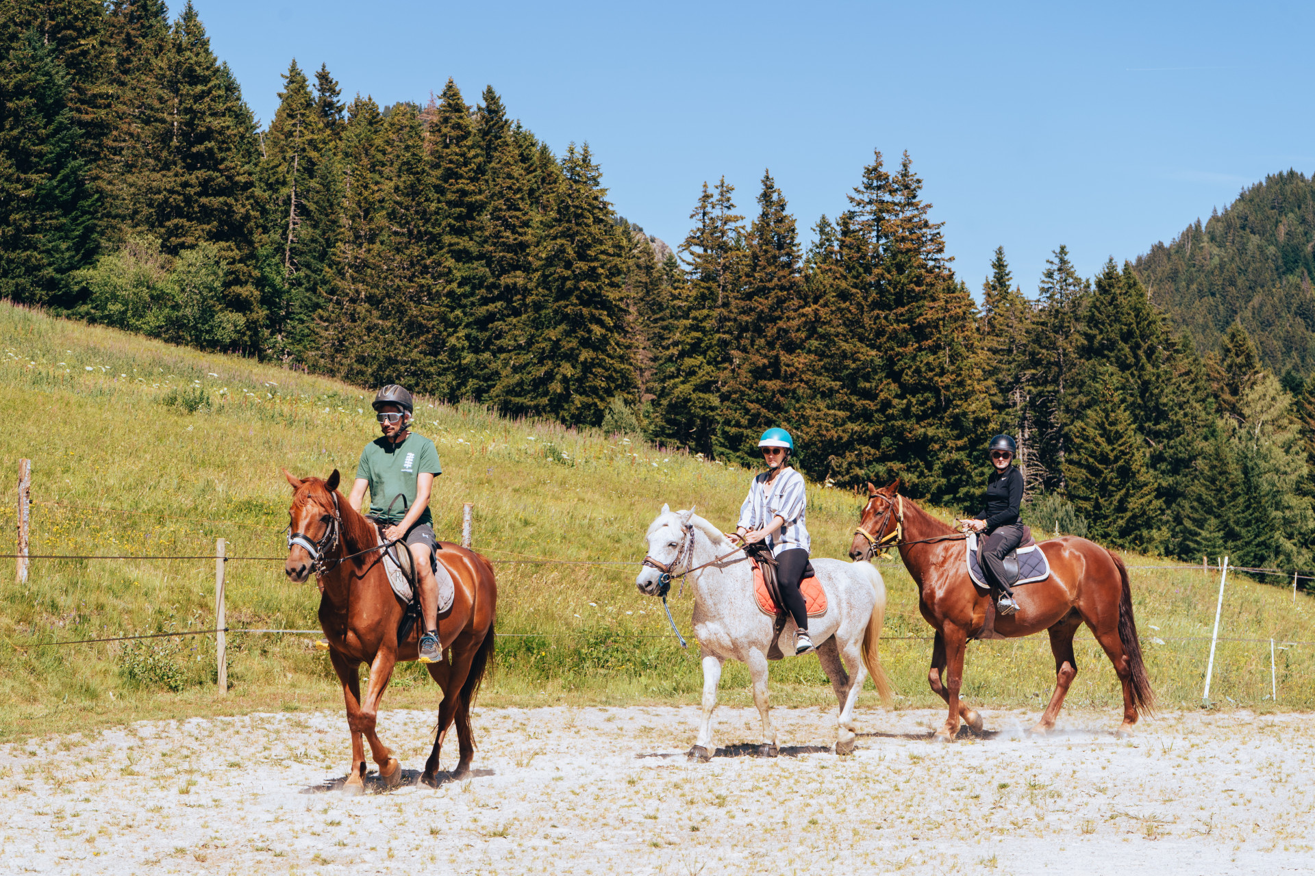 Equestrian activities on the Arselle plateau_Chamrousse