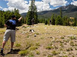 Frisbee golf activité - © Chamrousse Oxygène Frisbee golf activité