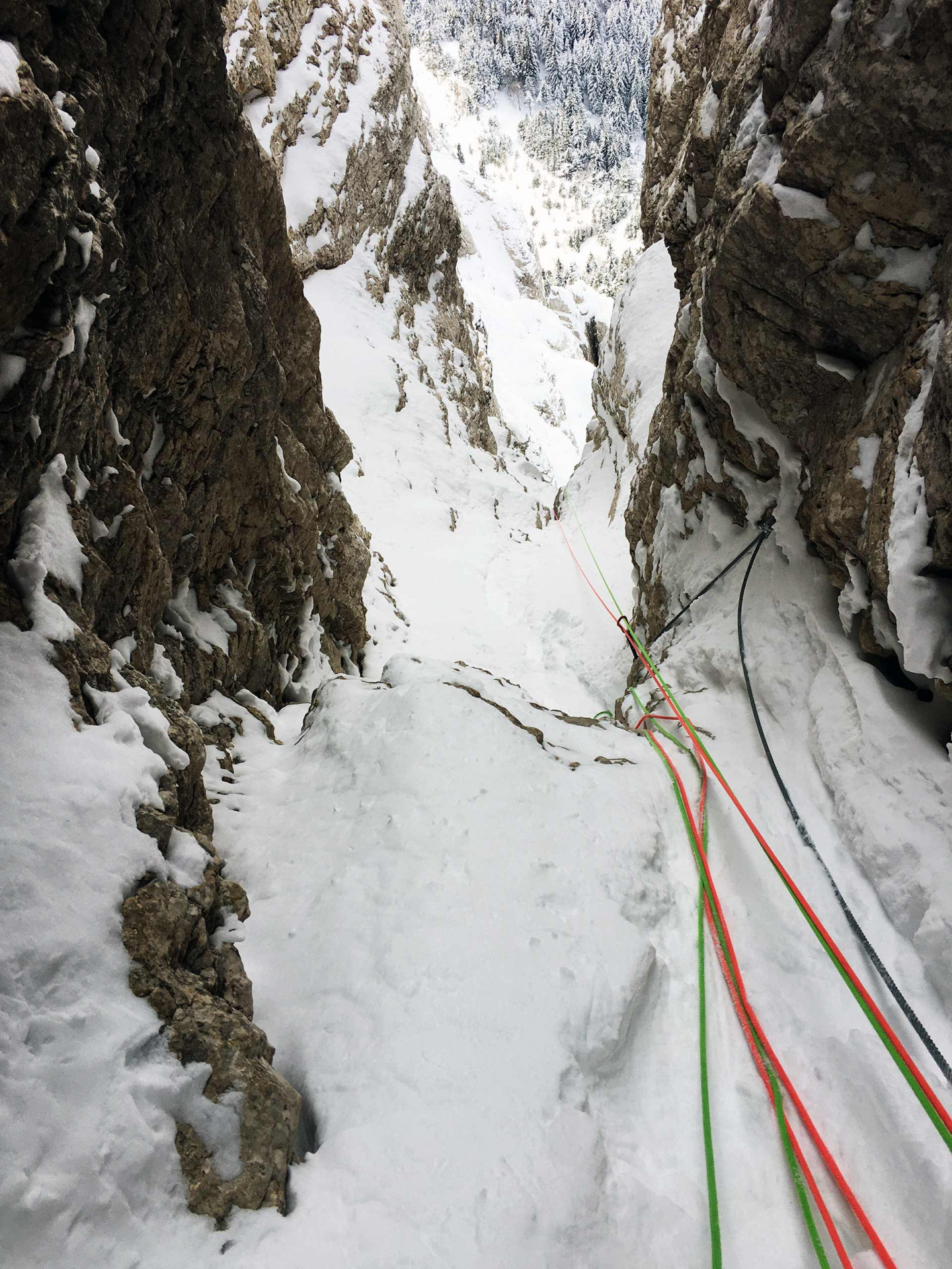 Initiation alpinisme hivernal - © Bureau des guides de Chamrousse Initiation alpinisme hivernal
