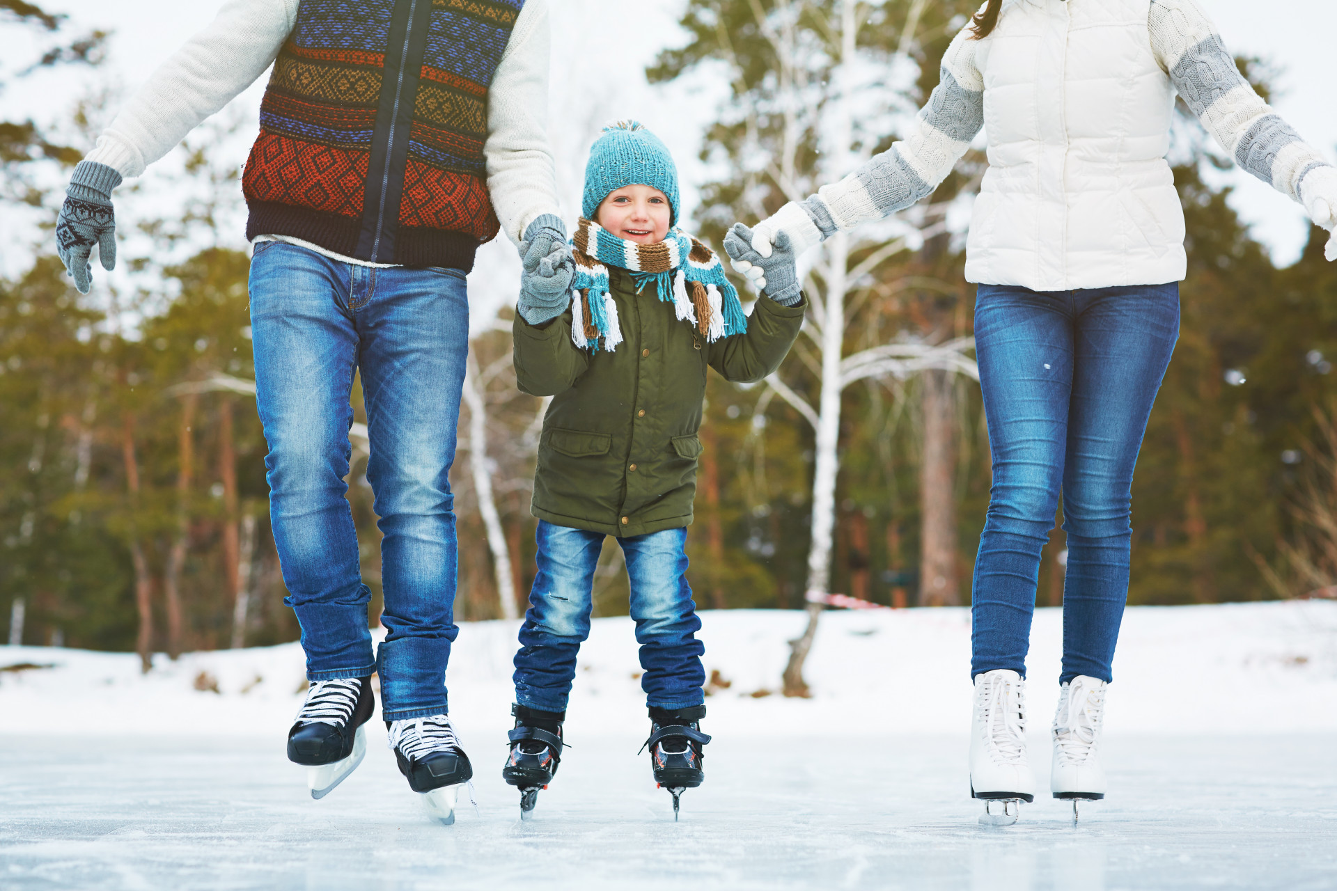 Jeux glace patinoire - © Image de pressfoto sur Freepik Jeux glace patinoire