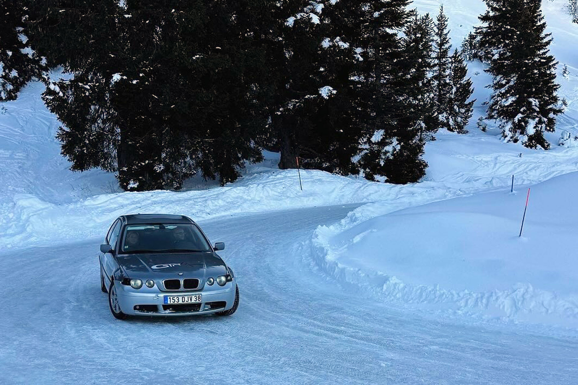 Fahren auf Eis und Schnee Chamrousse - © GTR Mountain Fahren auf Eis und Schnee Chamrousse