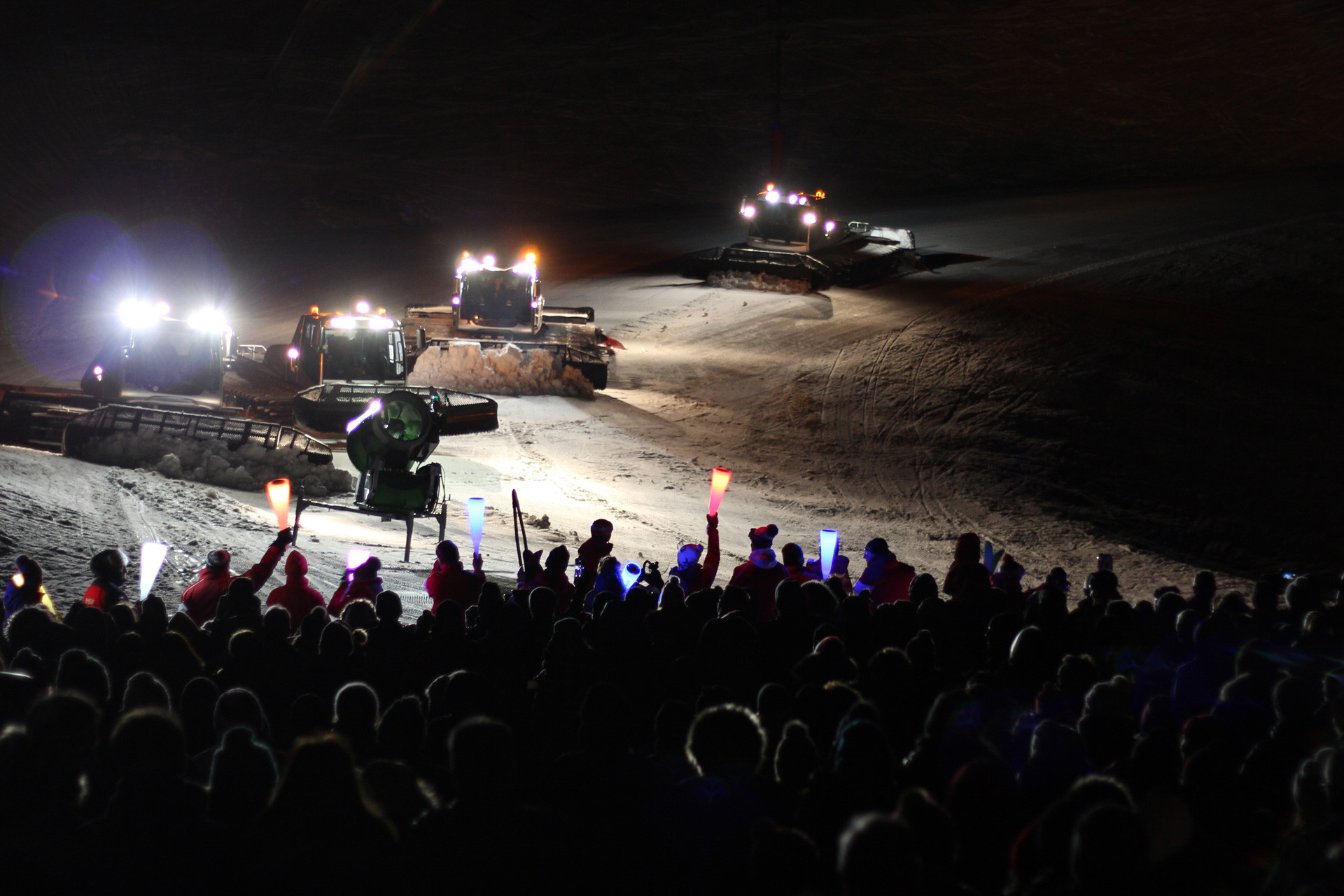 Show'rousse snow groomer demonstration Chamrousse Festival - © Marie Gravier - OT Chamrousse Show'rousse snow groomer demonstration Chamrousse Festival
