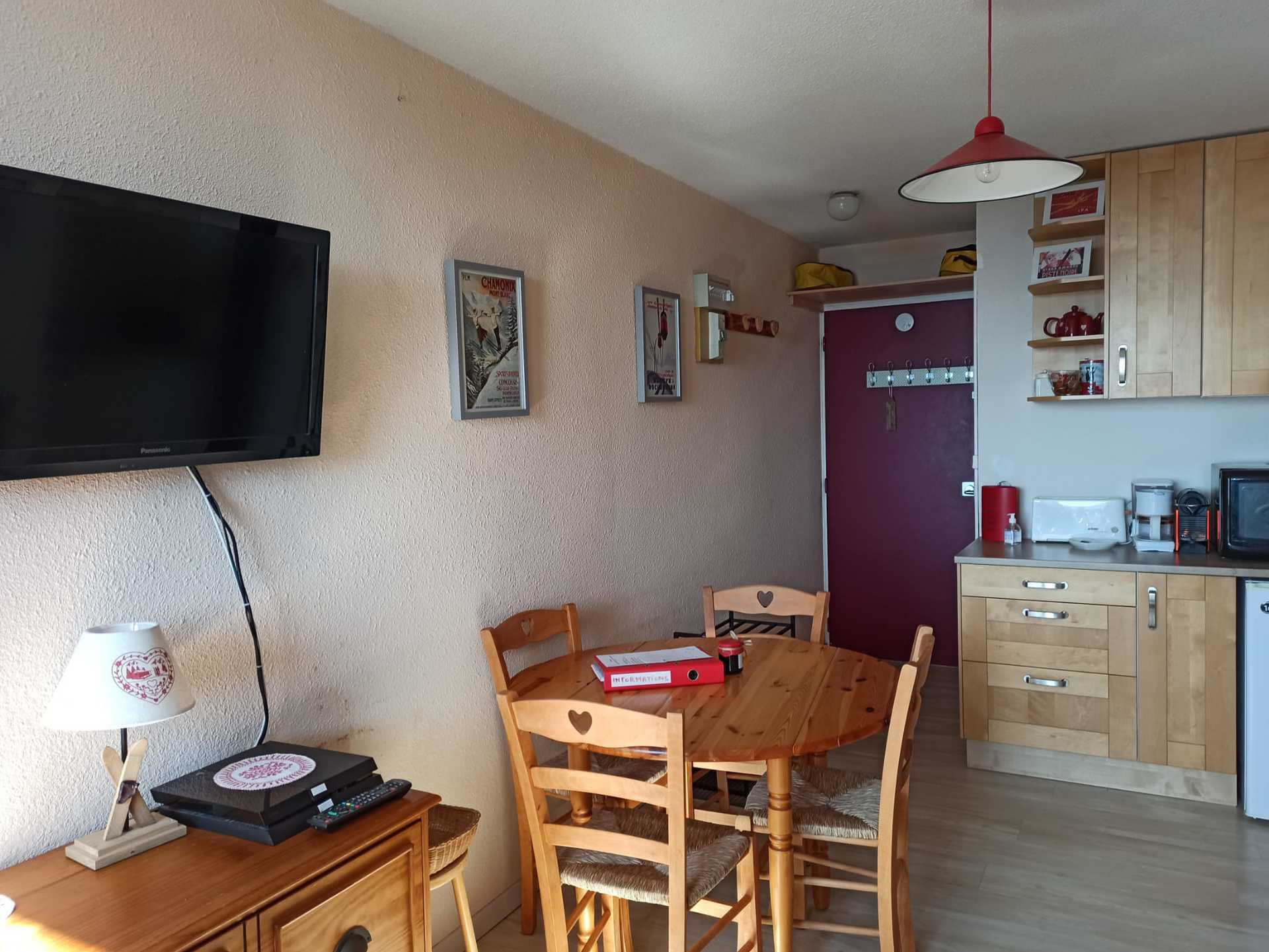 _lv_images__lot_0015100604_03_6011405