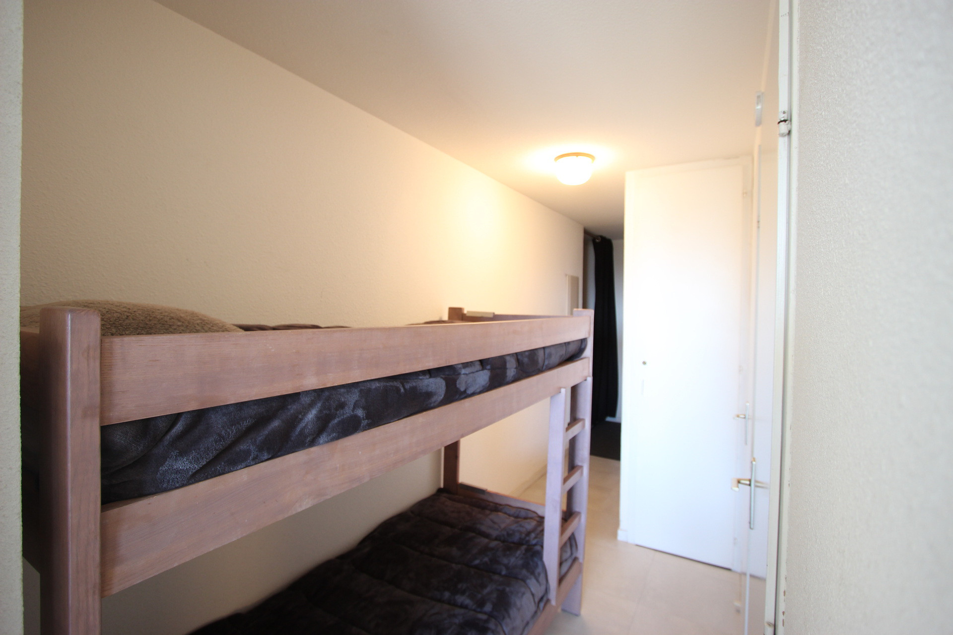 _lv_images__lot_0016190439_06_6094916