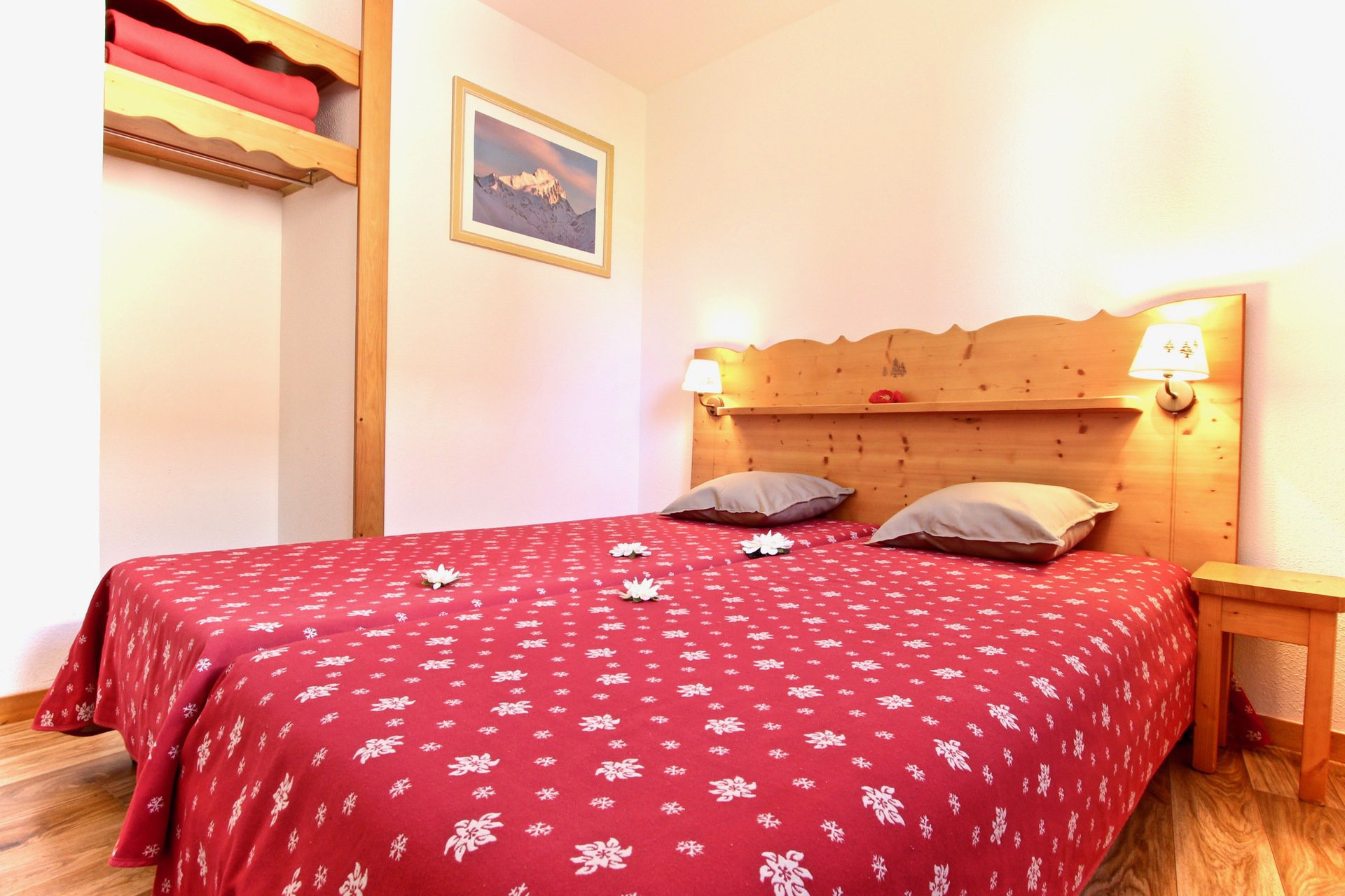 _lv_images__lot_0016190466_04_5873452