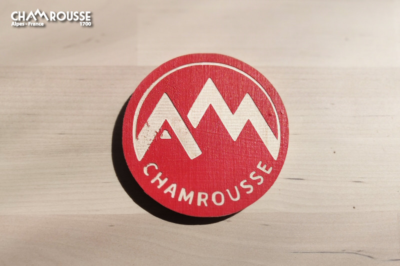 Magnet frigo bois artisanal produit local cadeau-souvenir Chamrousse
